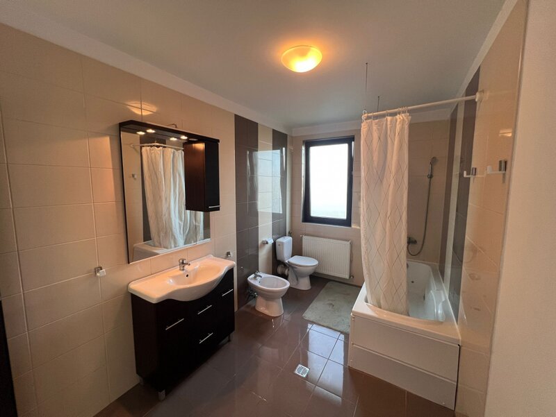 Pipera- Porsche Casa tip duplex  5 camere  Cortina North 260 mp